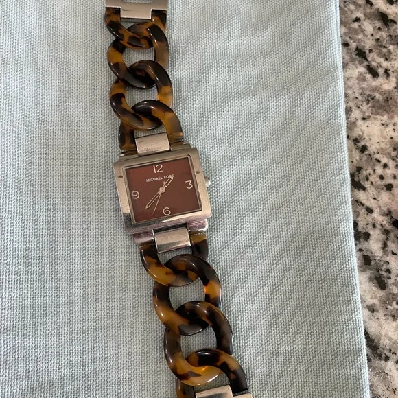 NEW! - Michael Kors Tortoise Shell Bracelet Watch Petite Lock Pavé Gold-Tone and Tortoiseshell Acetate Chain  main image 4
